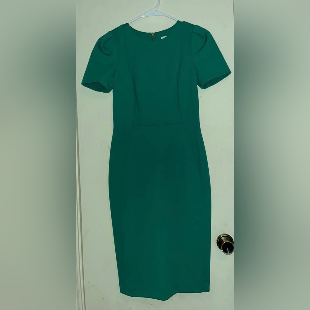 SOLD
New green dress Calvin Klein without tag  (never wear)